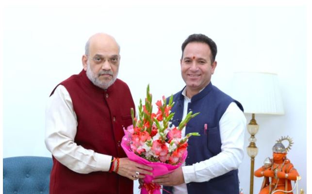 'सुनील शर्मा ने गृह मंत्री अमित शाह से मुलाकात की, जम्मू-कश्मीर के प्रमुख मुद्दों पर चर्चा की | '